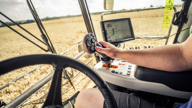 Wisun Smart Farming -ominaisuuksia voit hyödyntää mm. ISOBUS-yhteensopivien koneiden kanssa.